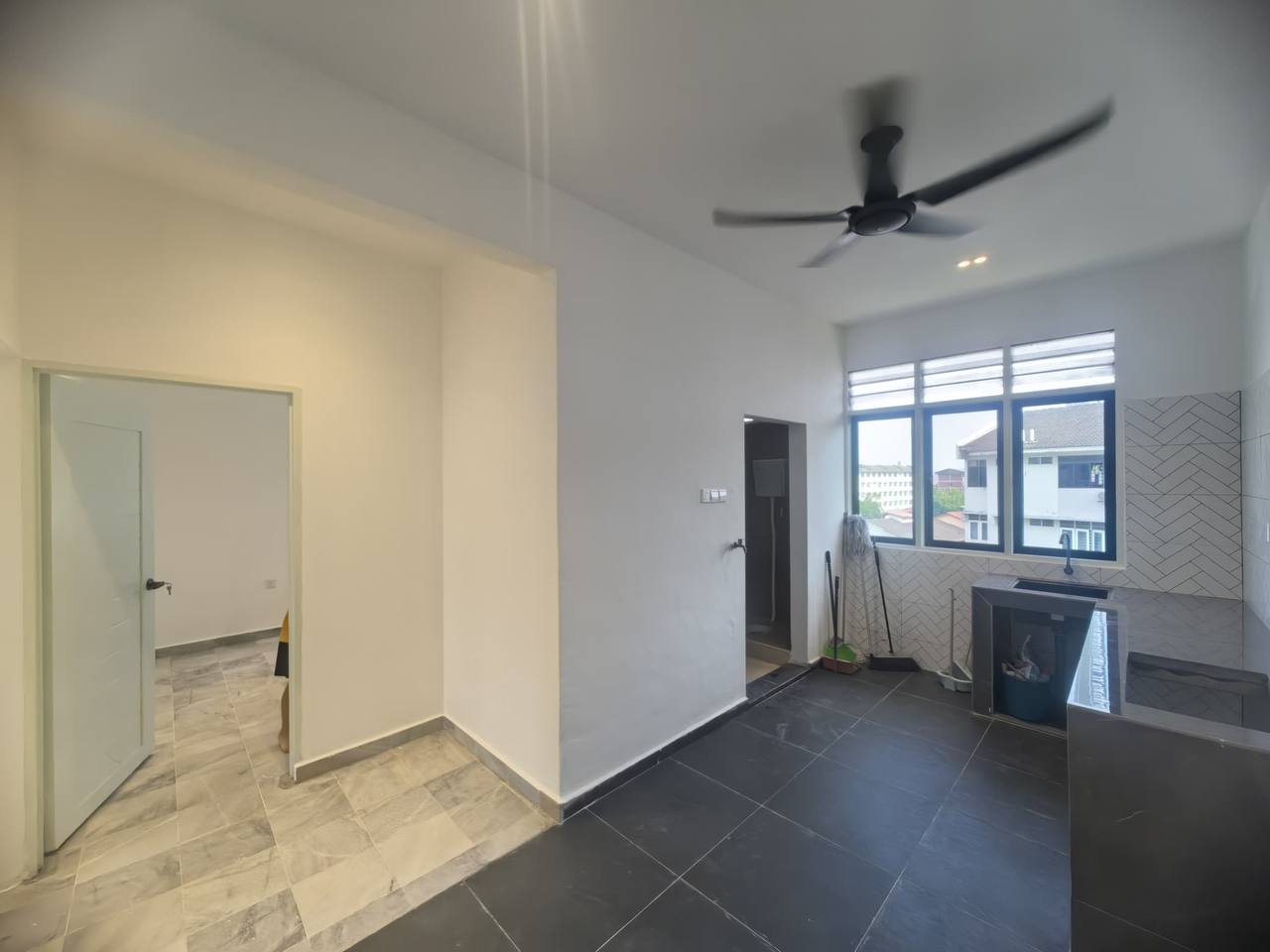 FLAT KAMPUNG LAPAN, TAMAN KENANGA SEK 3
